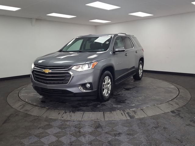 2018 Chevrolet Traverse LT Cloth in Satin Steel Metallic — front three-quarter view